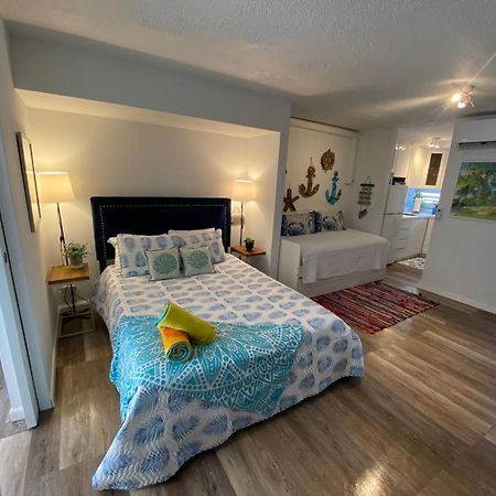 Kasa Ocean Breeze - Cabana Studio Apartment Beachfront Condo Pool 산후안 외부 사진