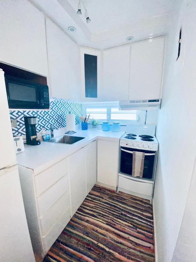 Kasa Ocean Breeze - Cabana Studio Apartment Beachfront Condo Pool 산후안 외부 사진
