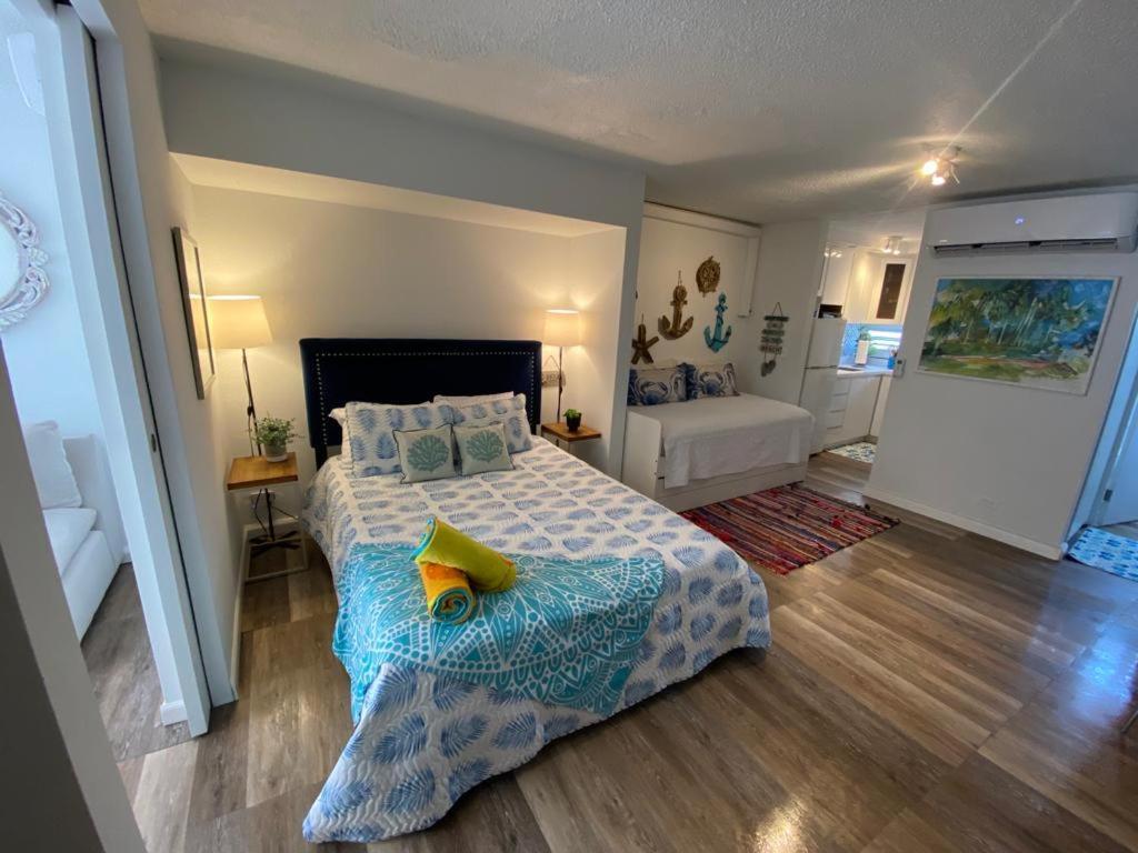 Kasa Ocean Breeze - Cabana Studio Apartment Beachfront Condo Pool 산후안 외부 사진